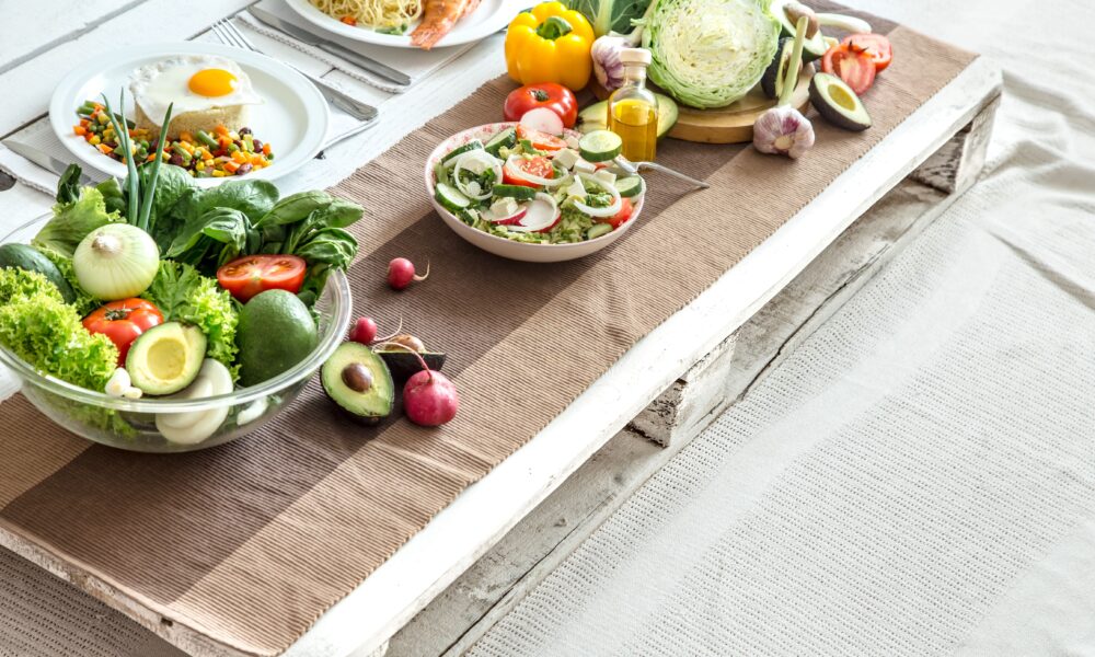 10 Quick and Healthy Recipes You Can Make in Under 20 Minutes Freshly prepared quick healthy meals on a kitchen table