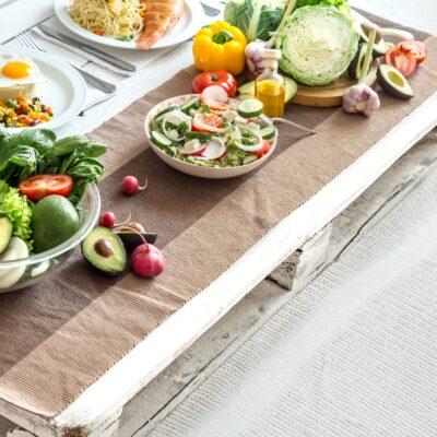 10 Quick and Healthy Recipes You Can Make in Under 20 Minutes Freshly prepared quick healthy meals on a kitchen table